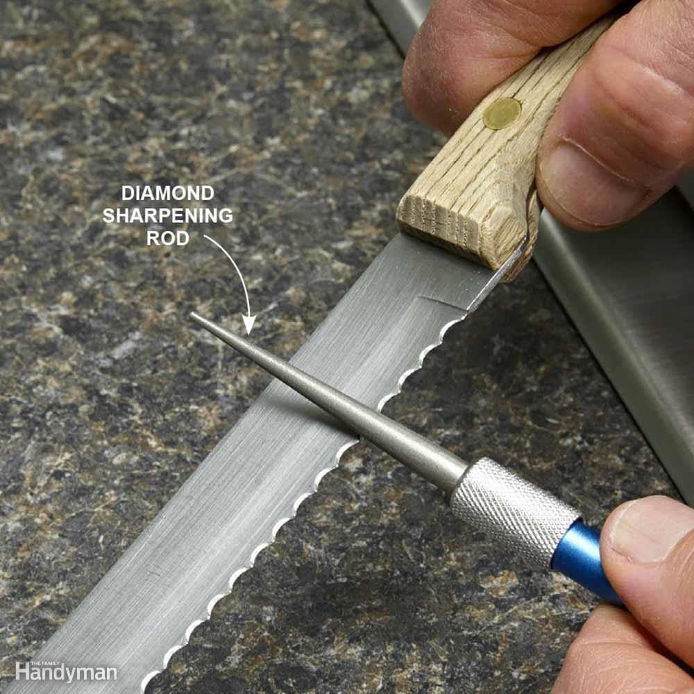 DIY sharpening jig for knives and scissors