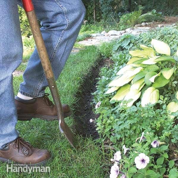 Natural Mulch Landscape Edging