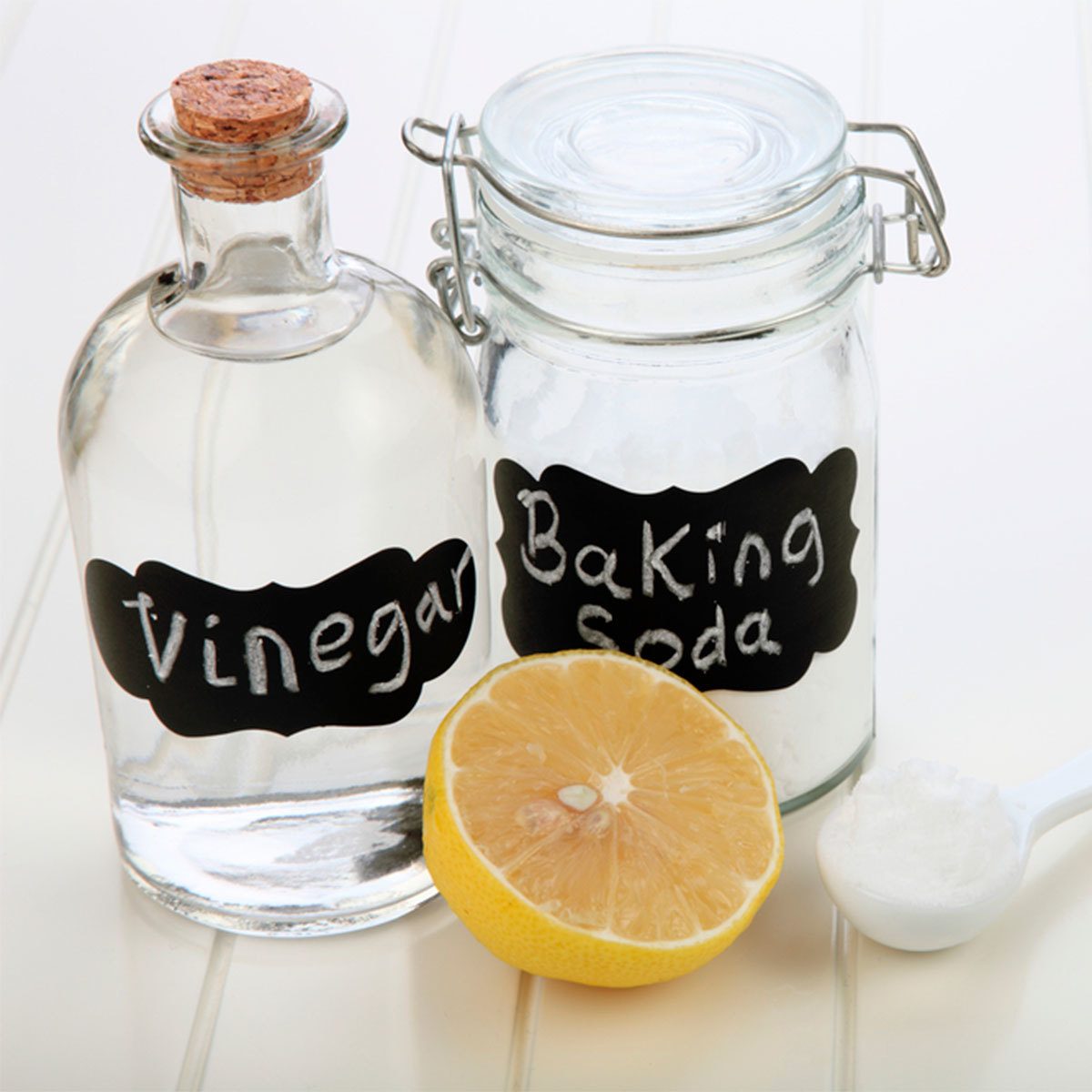 10 Amazing Homemade Kitchen Cleaning Solutions (Full Recipes)
