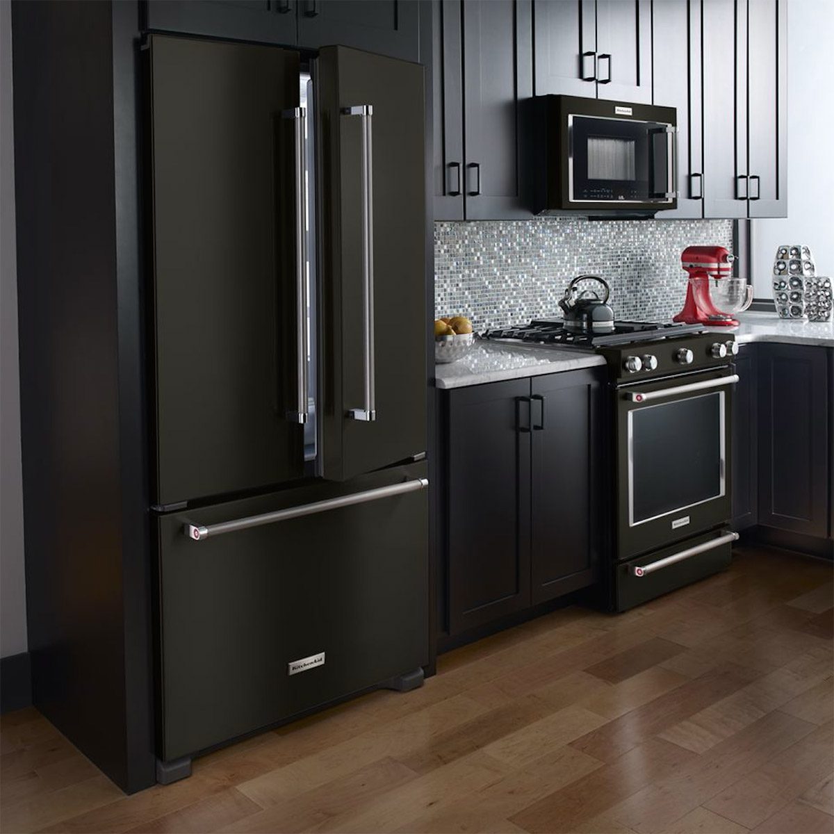 Home Trend Black Stainless Steel Appliances — The Family Handyman