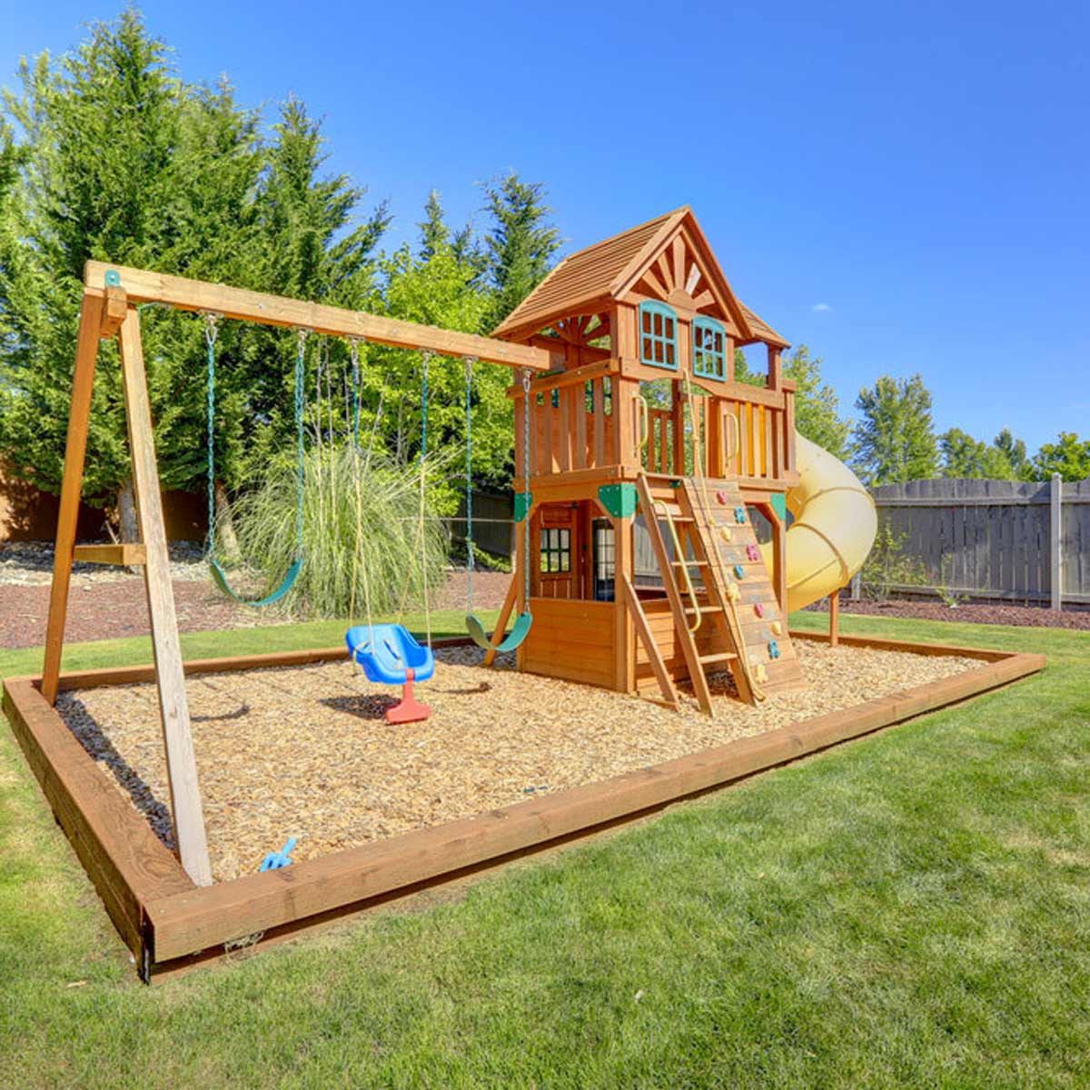 Homeowner's Guide to Home Swing Sets
