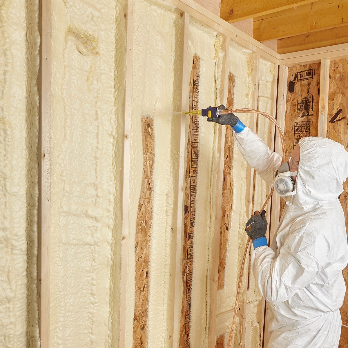 10 Tips on How to Spray Foam Insulation