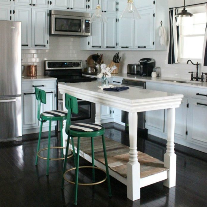 12 Inspiring Kitchen Island Ideas The Family Handyman   17oct82 09 696x696 