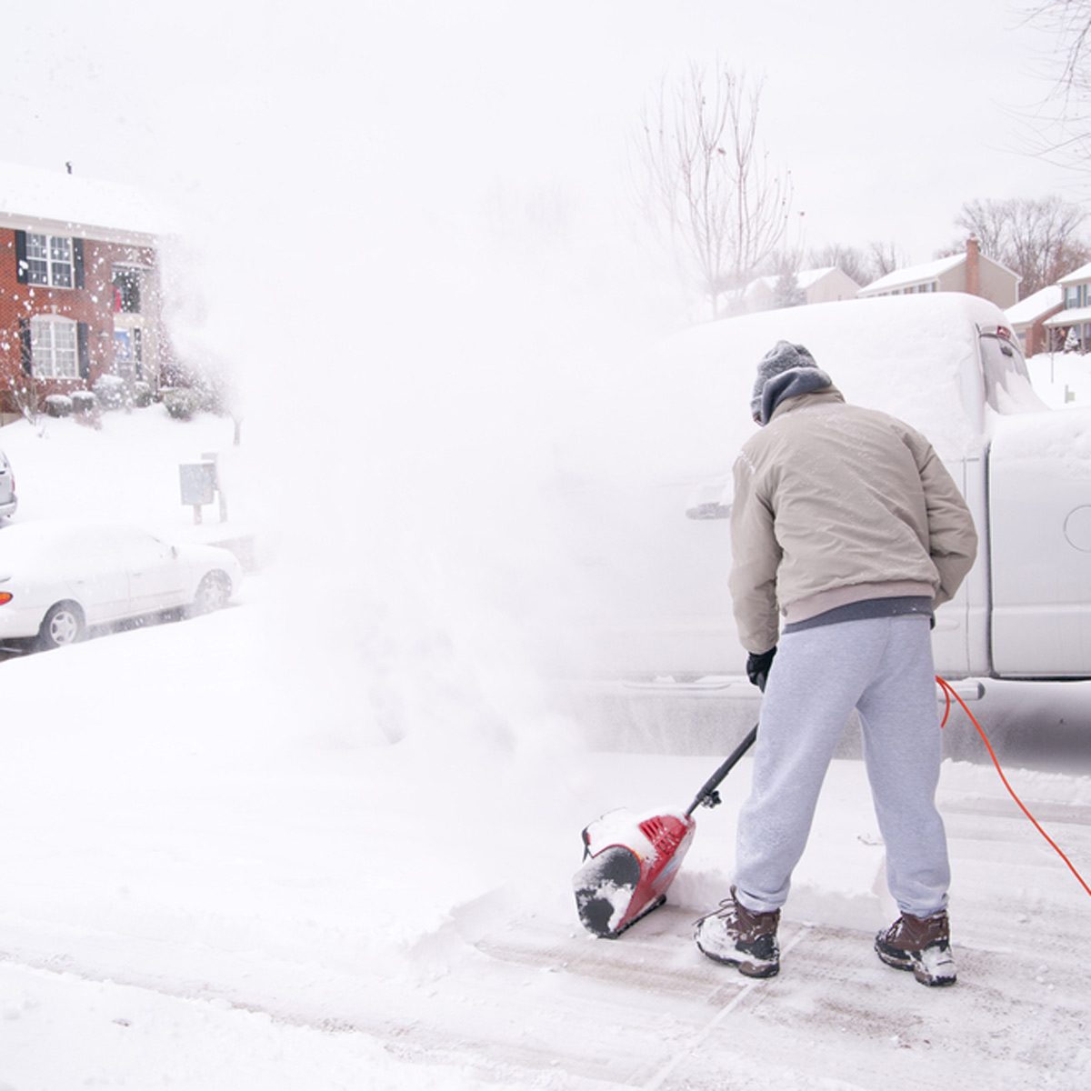 What You Need to Know Before Buying an Electric Snow Blower