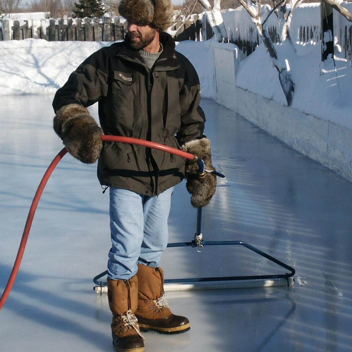 12 Tips for How to Build a DIY Ice Skating Rink in Your Backyard