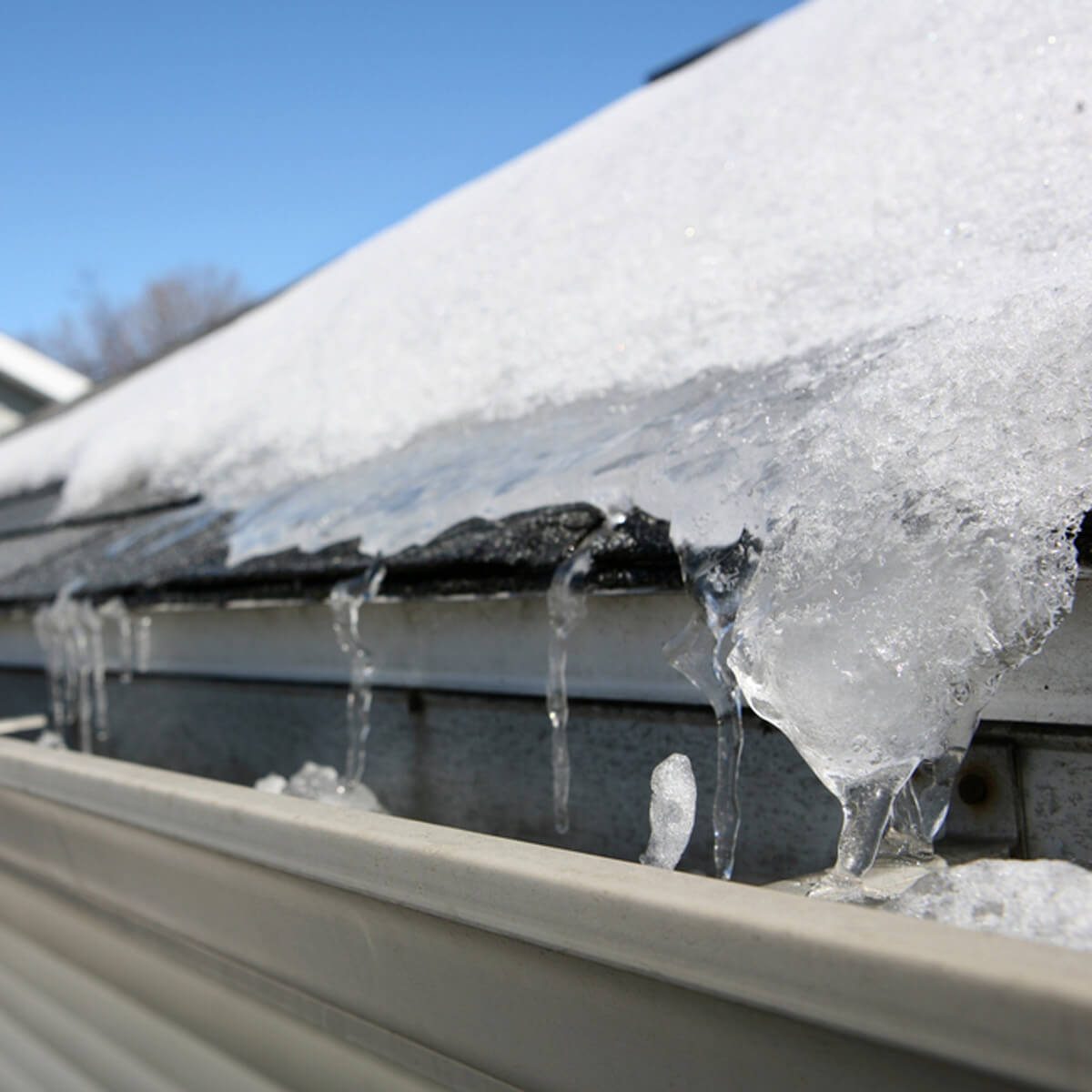 The Pros and Cons of Roof Deicing Cables
