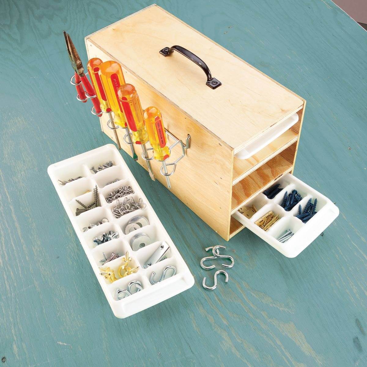 One Piece Clear Plastic Box, Storage Containers Storage Box With Snap-tight  Closure Latch for Pencils, Puzzles, Small Toys & Sewing Crafts. 