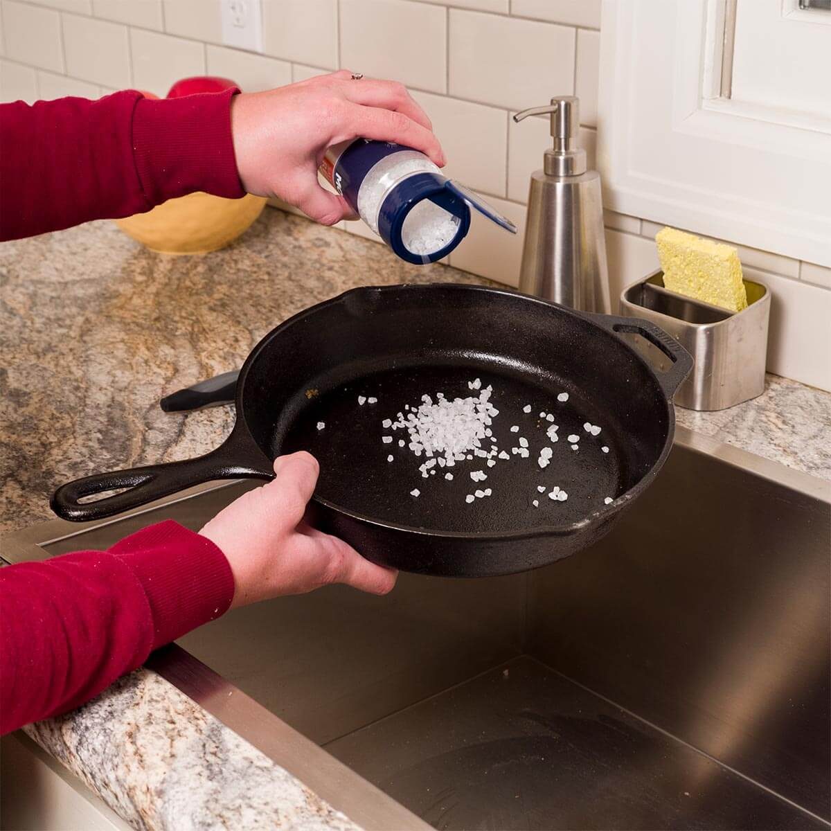 How To Clean A Cast Iron Skillet With Salt - KatiesKottage