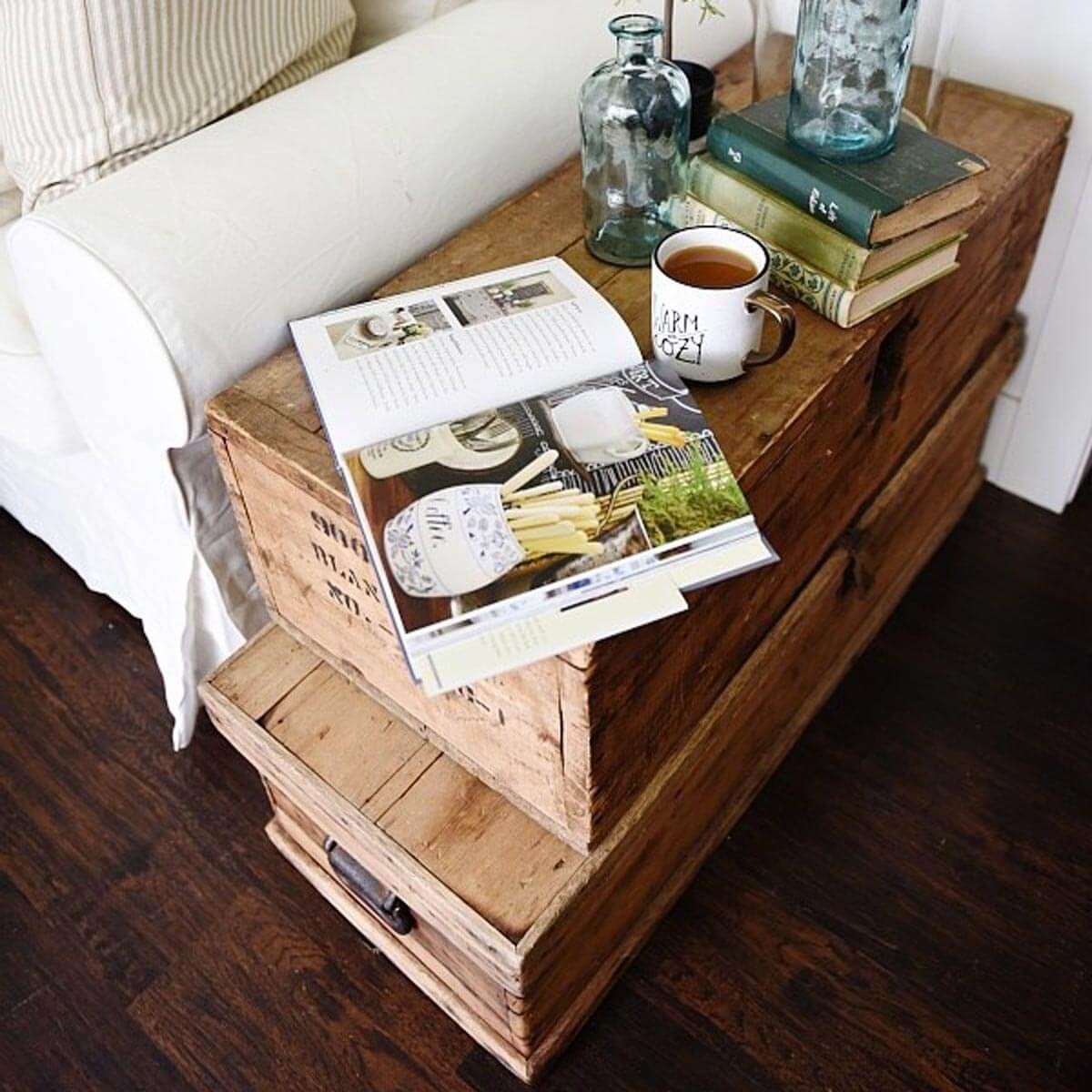 12 Incredible DIY End Tables Simple End Table Ideas