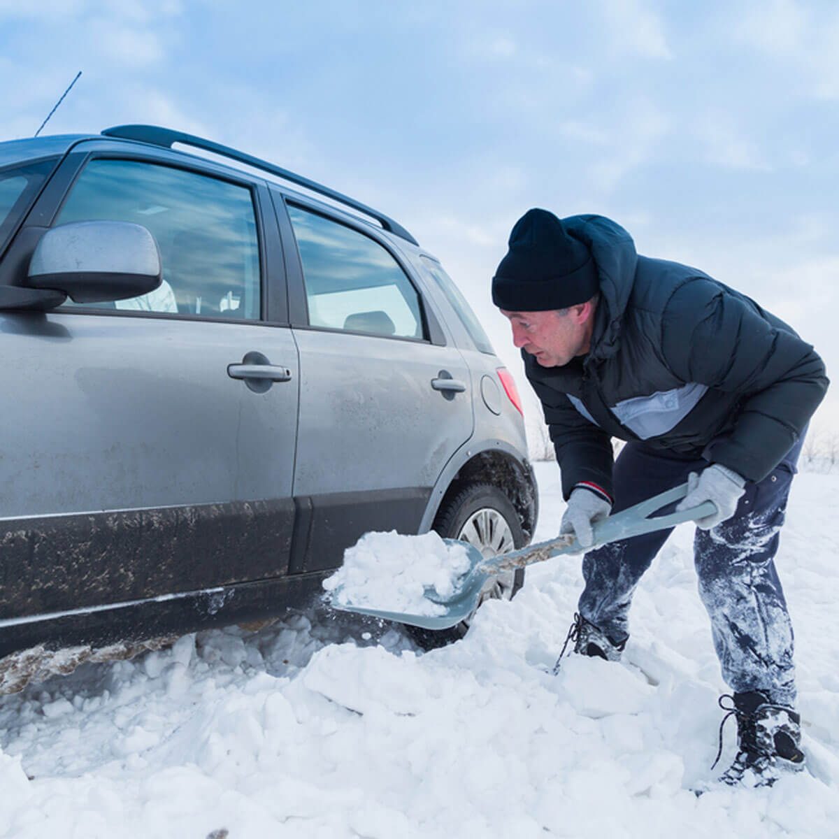 Winter Driving: How to Survive a Car Breakdown