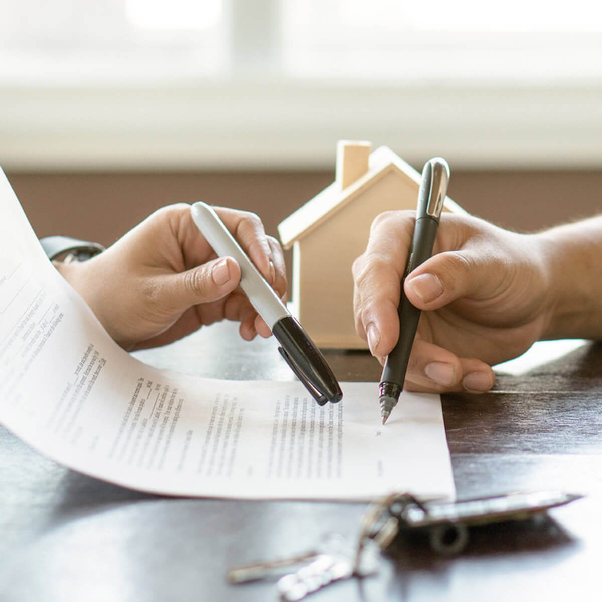 signing a lease security deposit renting