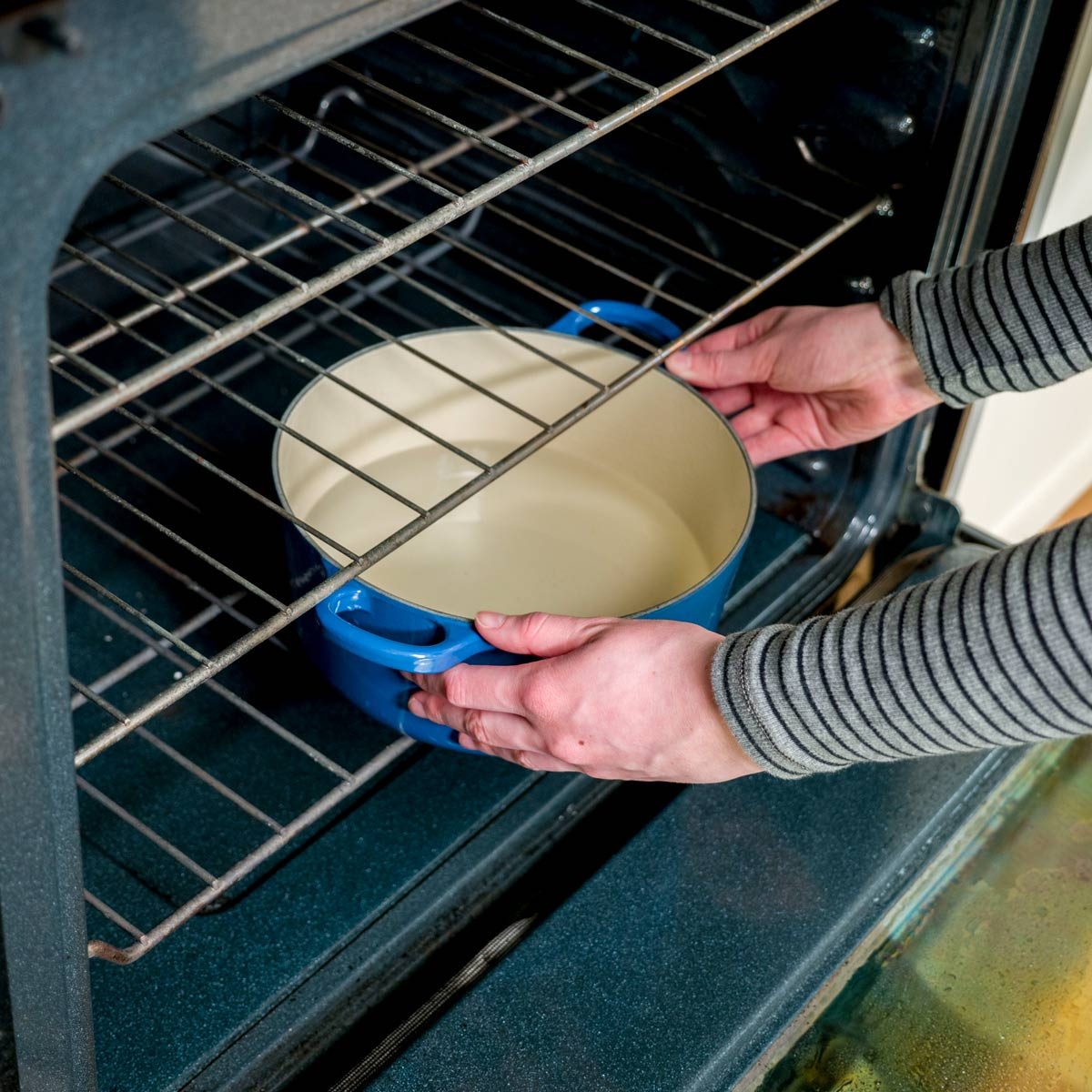 Steam Clean Ovens: How to Clean Your Oven With Steam