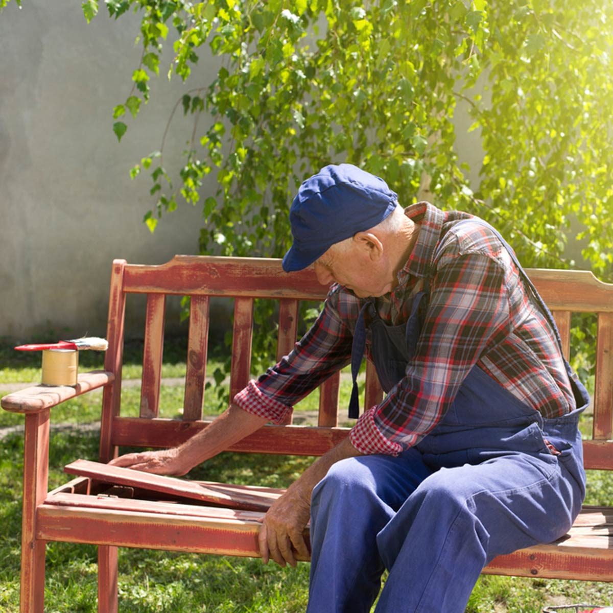 15 Tips for Painting Outdoor Furniture to Last Longer