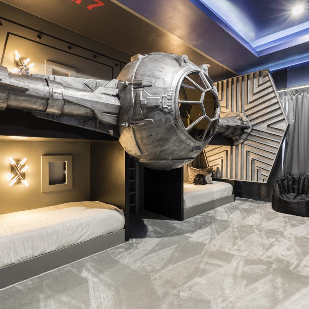 Star Wars Cantina bar  Star wars room, Star wars basement, Star wars decor