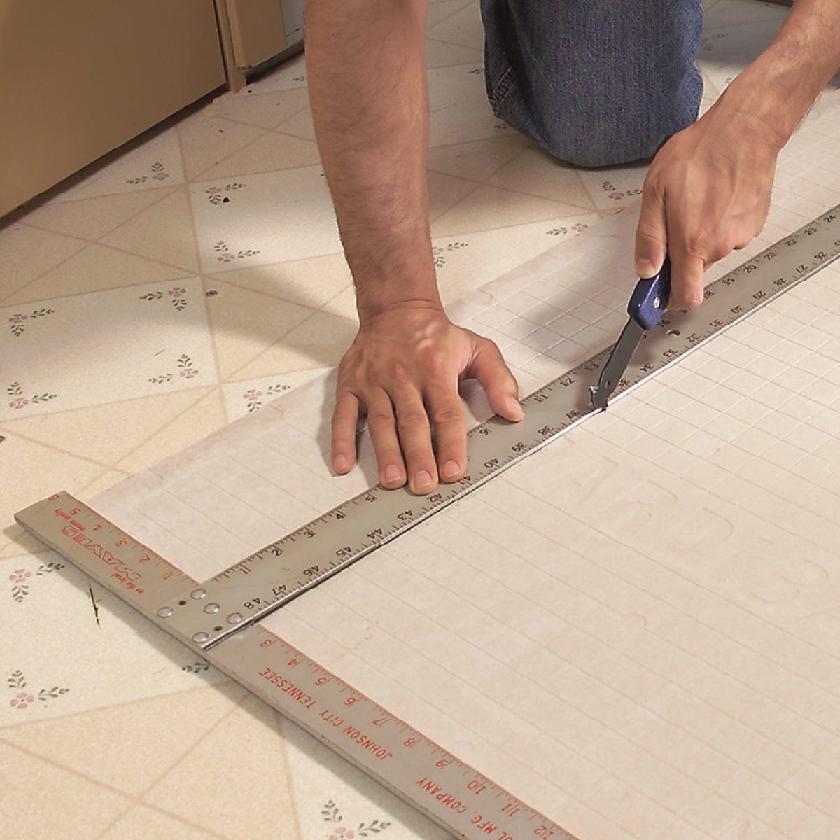 How to Lay Tile  Install  a Ceramic  Tile  Floor  In the Bathroom
