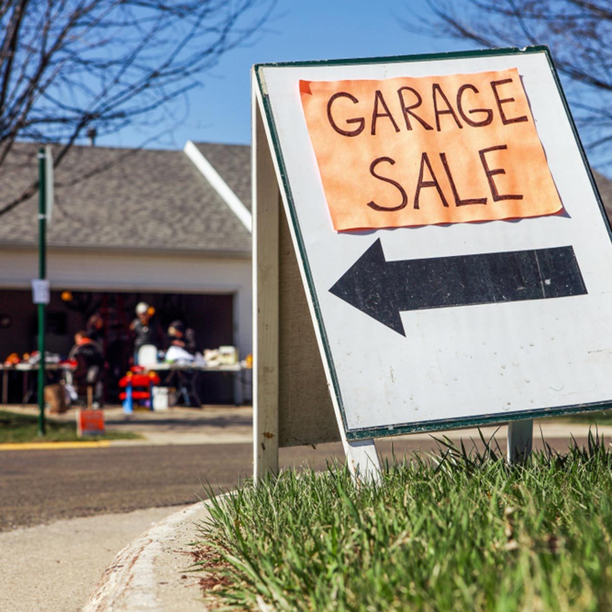 When is the Best Time and Season for a Garage Sale