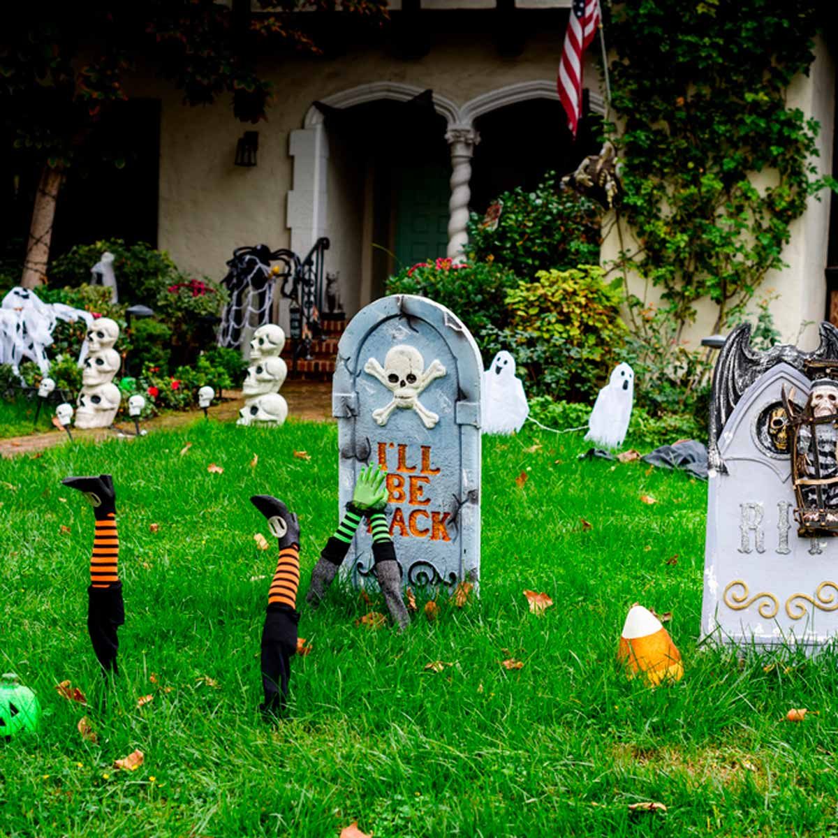 20 Halloween House and Yard Decoration Ideas | Family Handyman