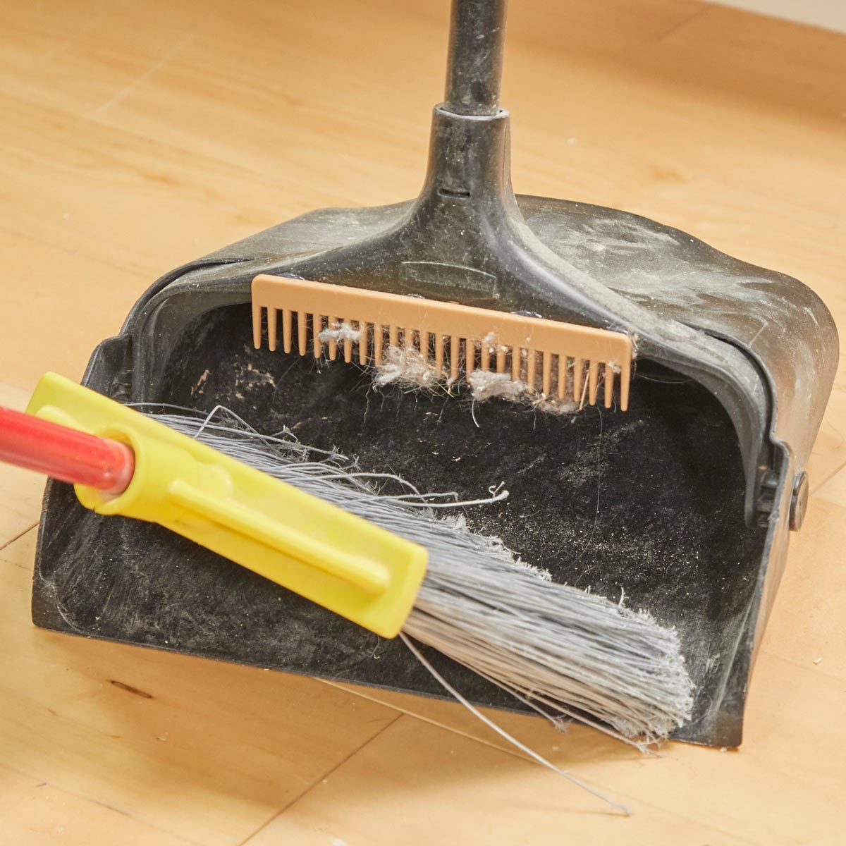 15 Simple Ways to Clean Your Cleaning Tools