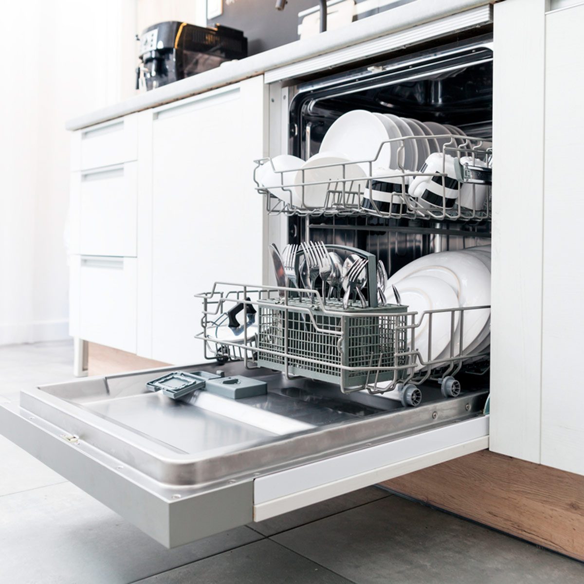 How to Clean a Dishwasher With Vinegar
