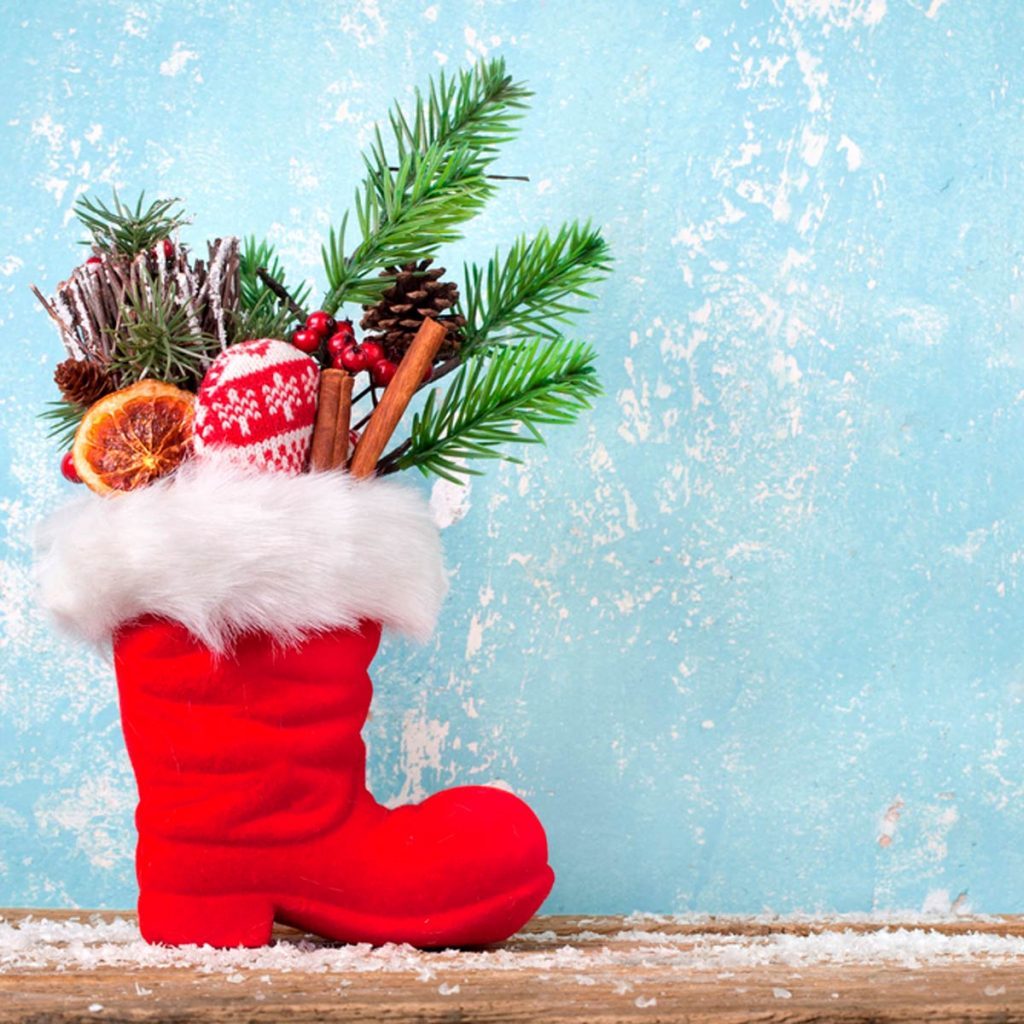 13 Holiday Decorating Ideas for Minimalists | Family Handyman | The ...