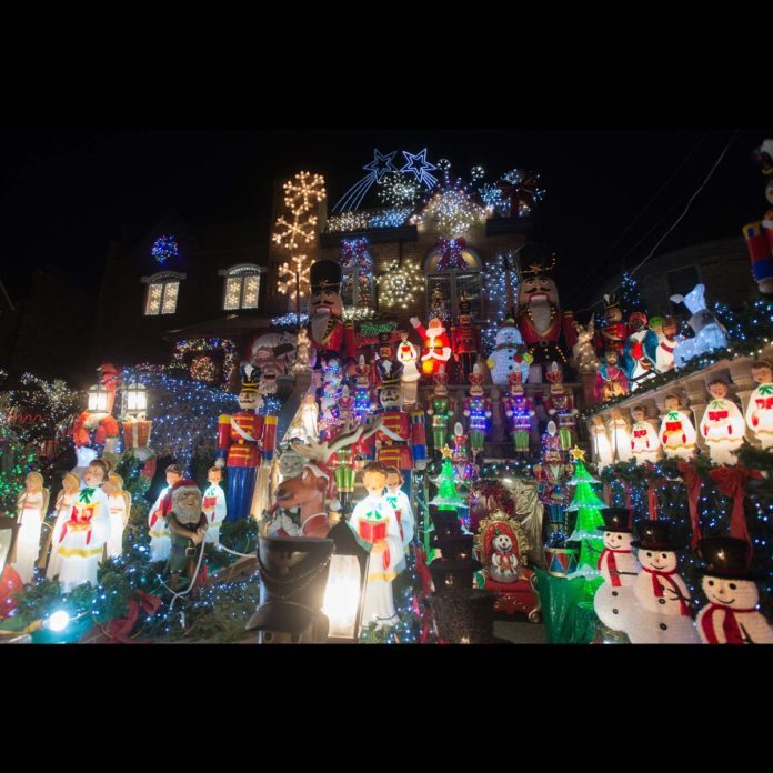 The Most Outrageous Christmas Light Displays of All Time | The Family ...