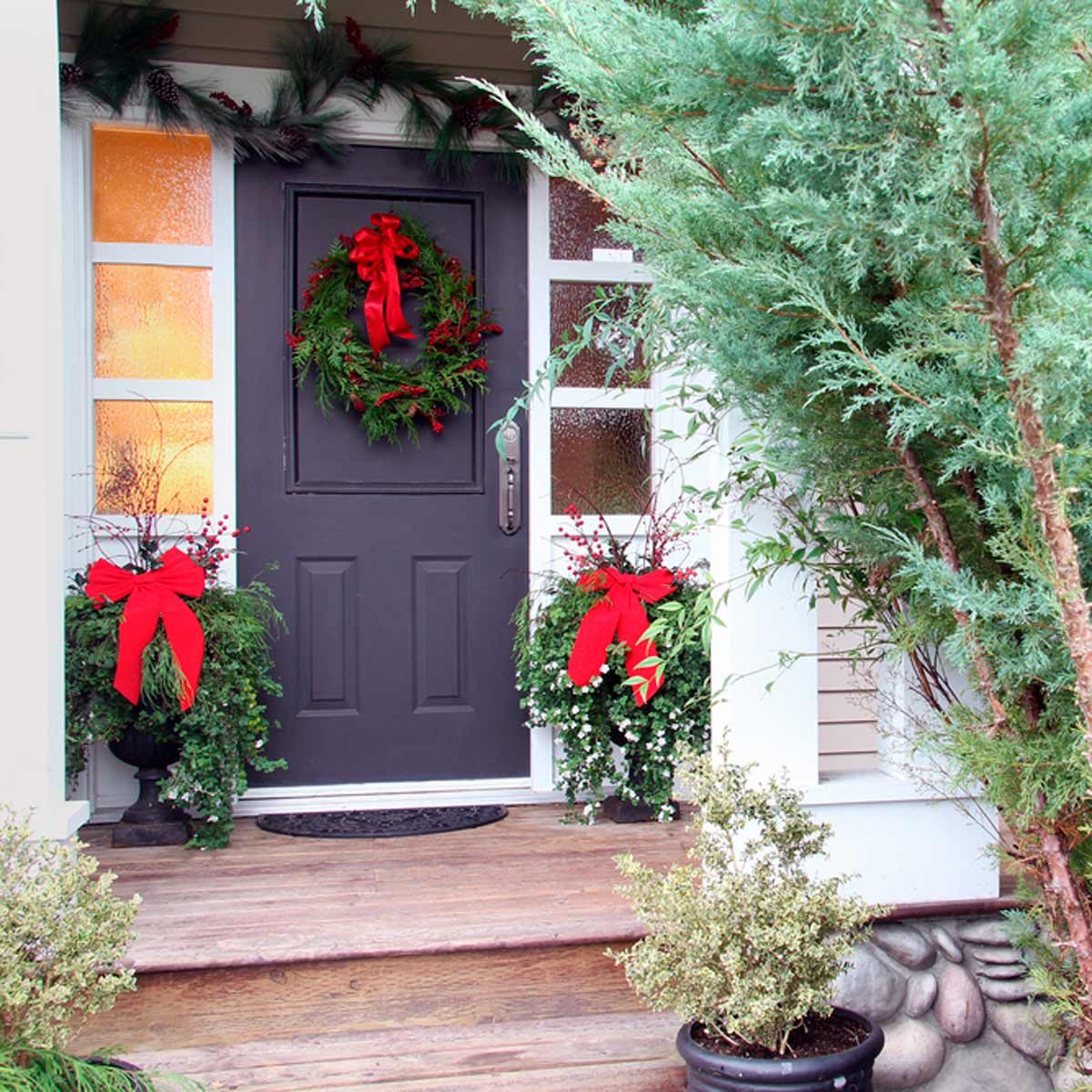 13 Ways to Keep Up Your Curb Appeal in Winter