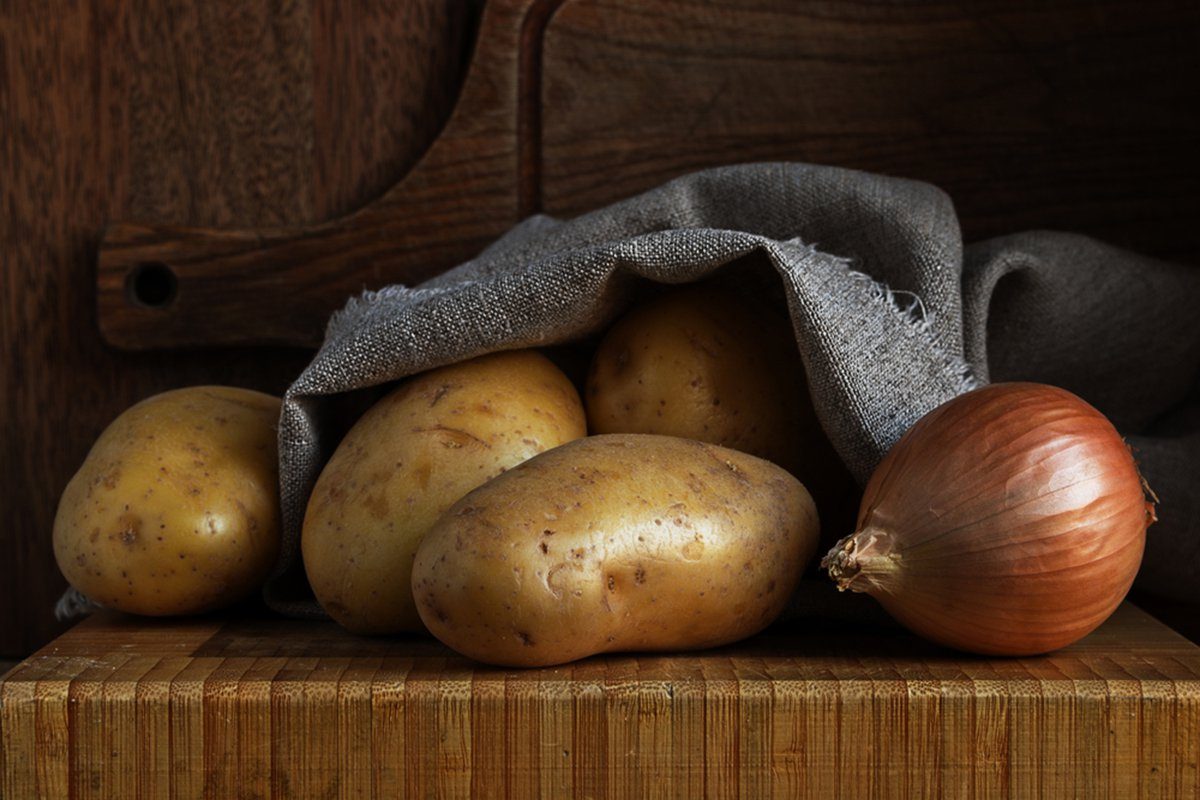 How to Store Potatoes and Onions the Right Way