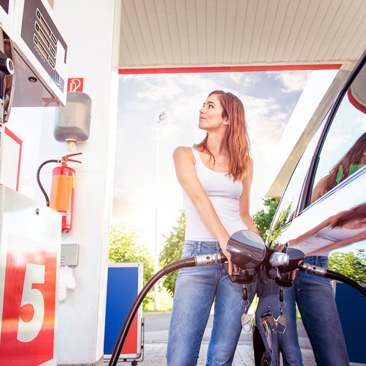Don't Top Off Your Tank: The Hidden Dangers of Overfilling Your Gas Tank?