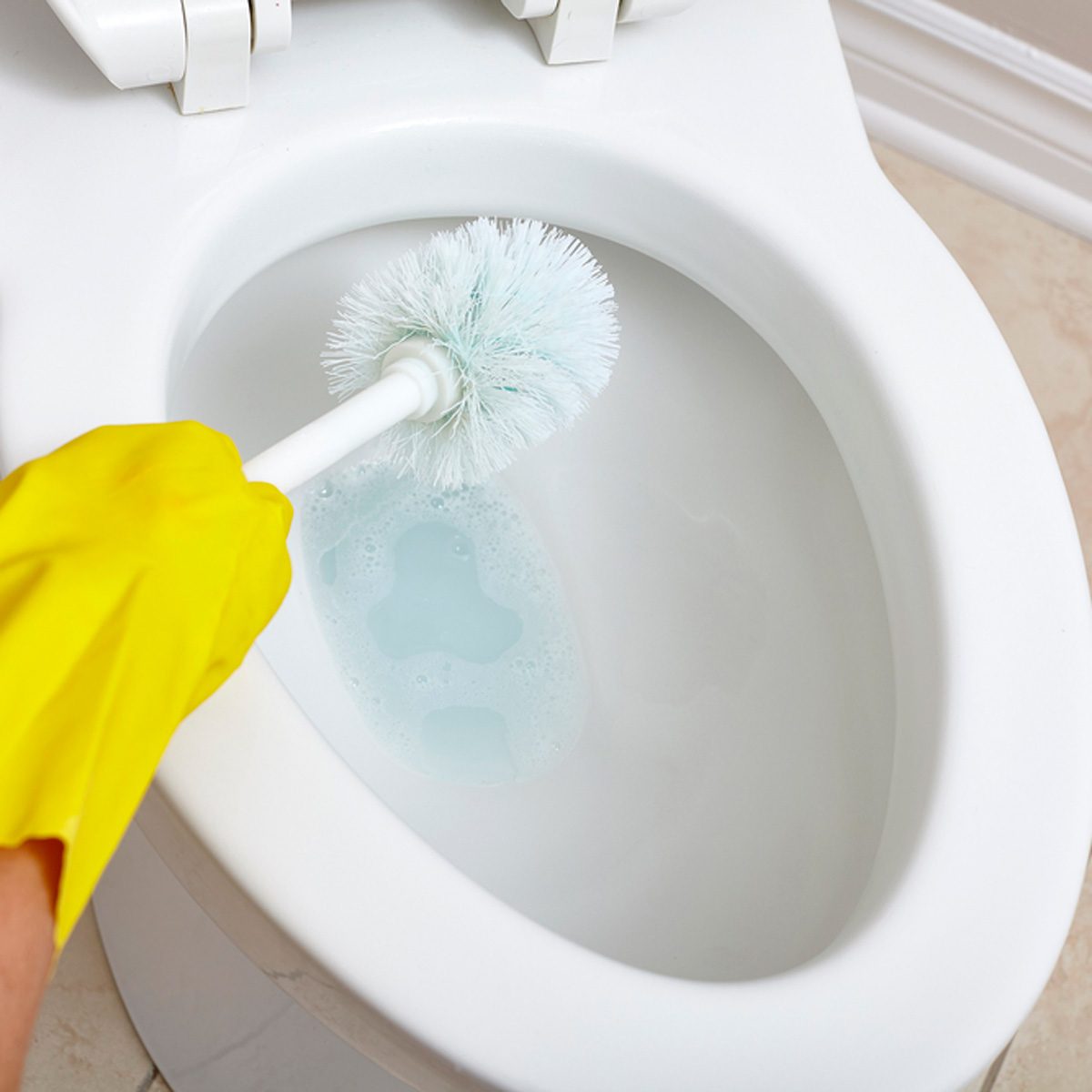 10 Overlooked Tips for Cleaning Your Bathroom