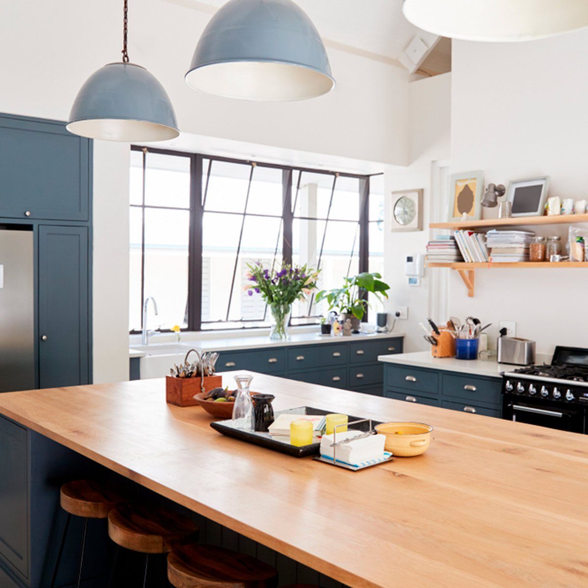 13 Stunning Dark Kitchen Cabinet Ideas | Family Handyman