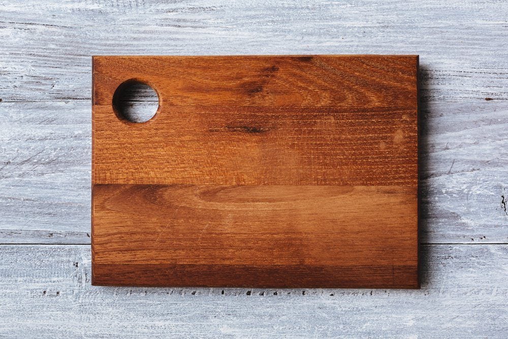 How to Clean A Wooden Cutting Board