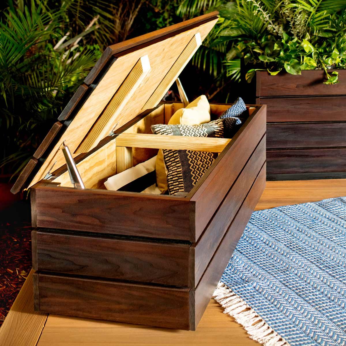 How to Build an Outdoor Storage Bench