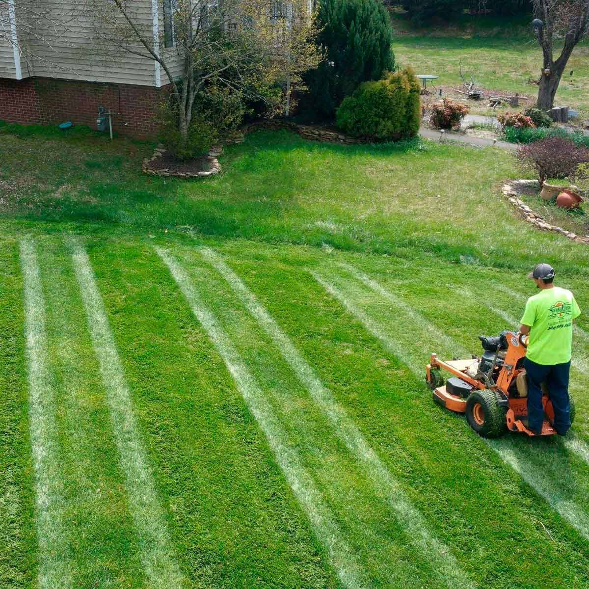 8 Awesome Lawn Mowing Designs You Should Try