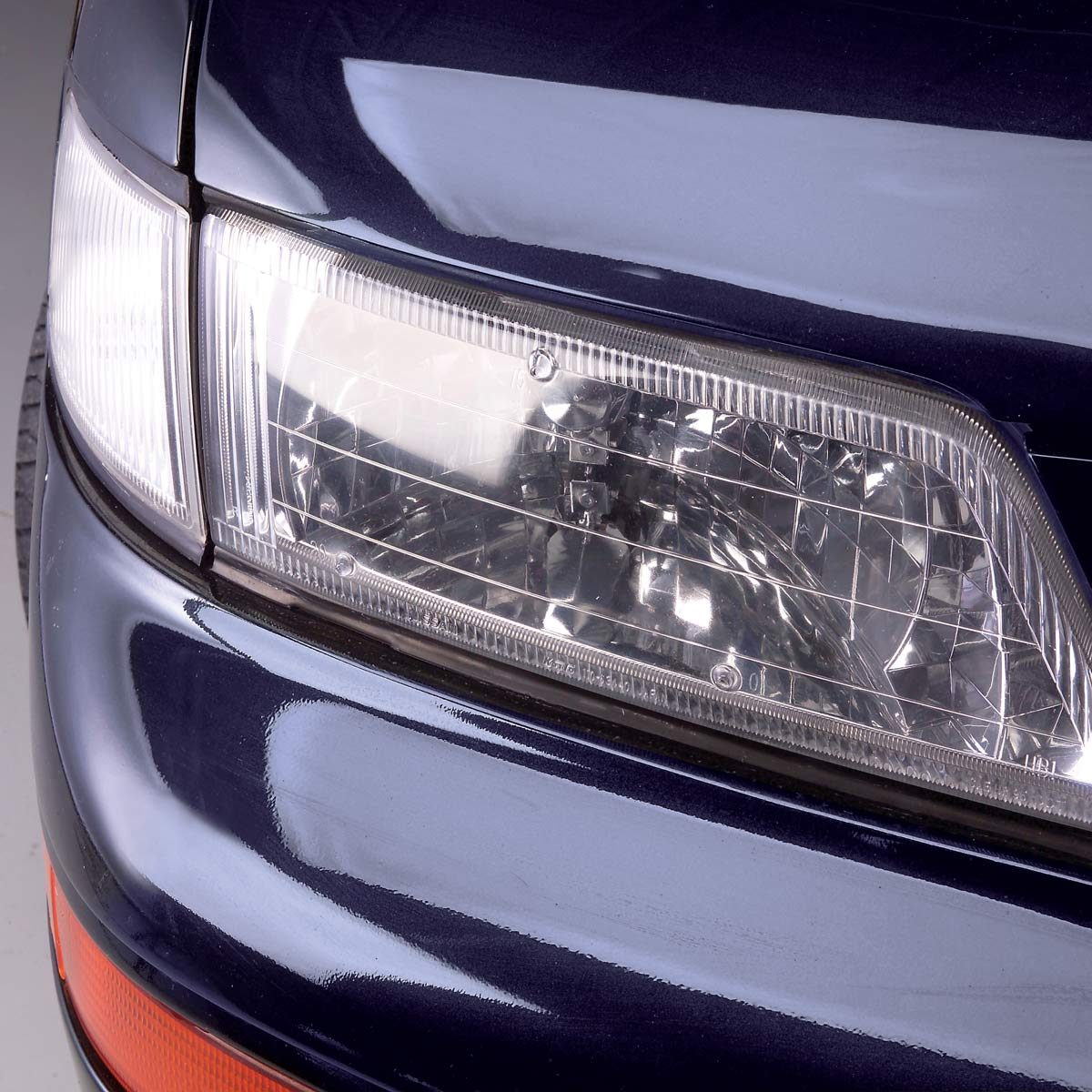 Headlight concept using only one plastic material