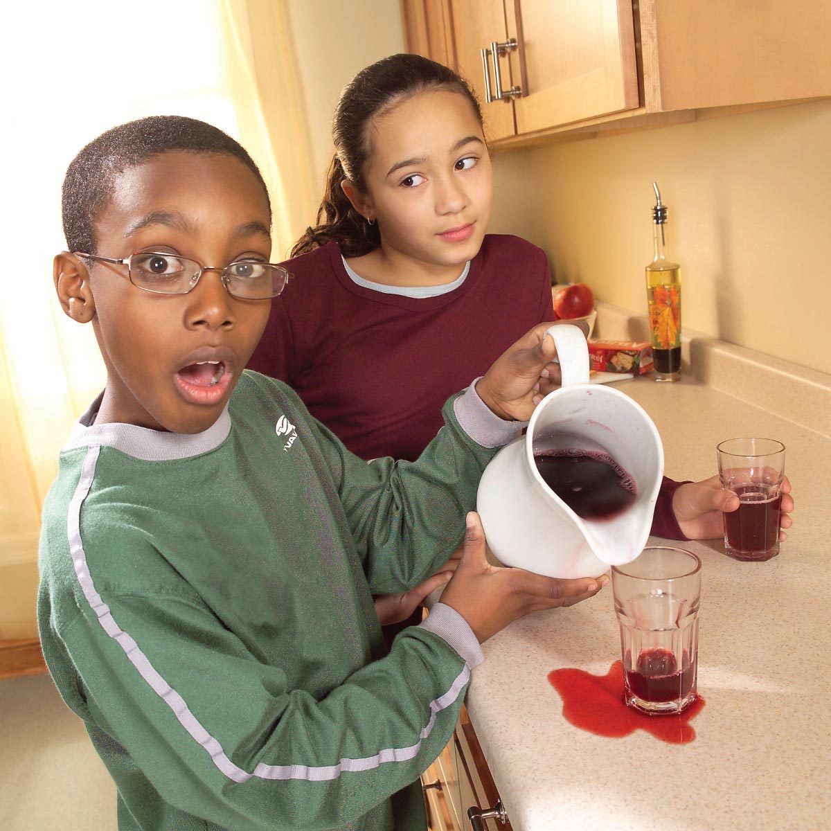 How to Remove Stains From Plastic Laminate Countertops