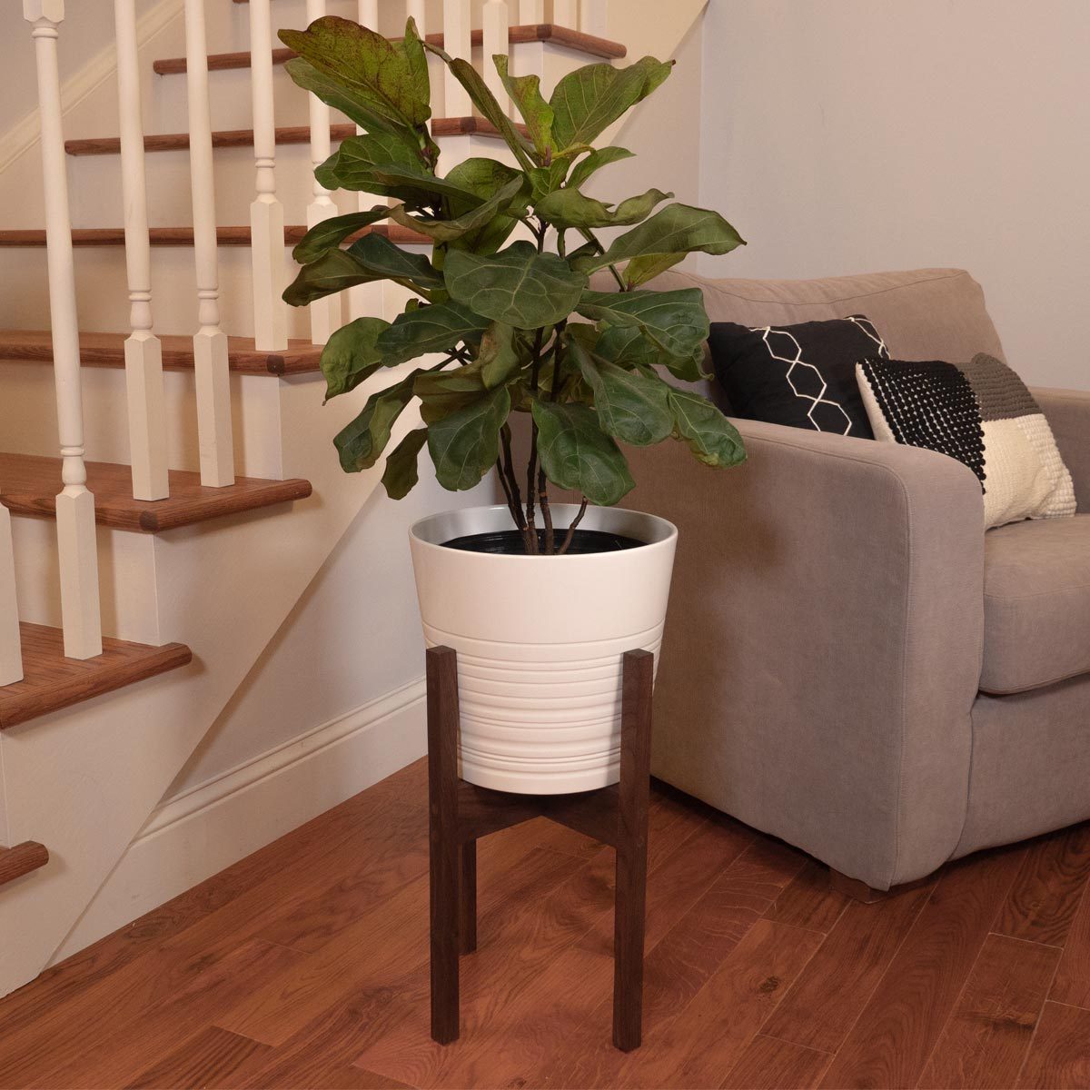 How to Build a Mid-Century Modern Plant Stand