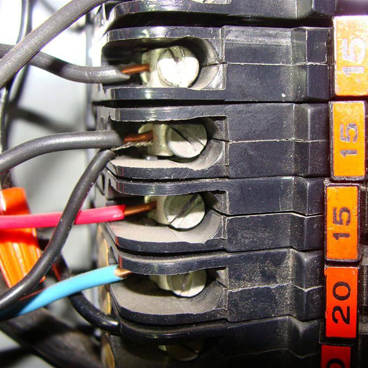 Dual Function Circuit Breakers - Pitfalls of Wiring Devices