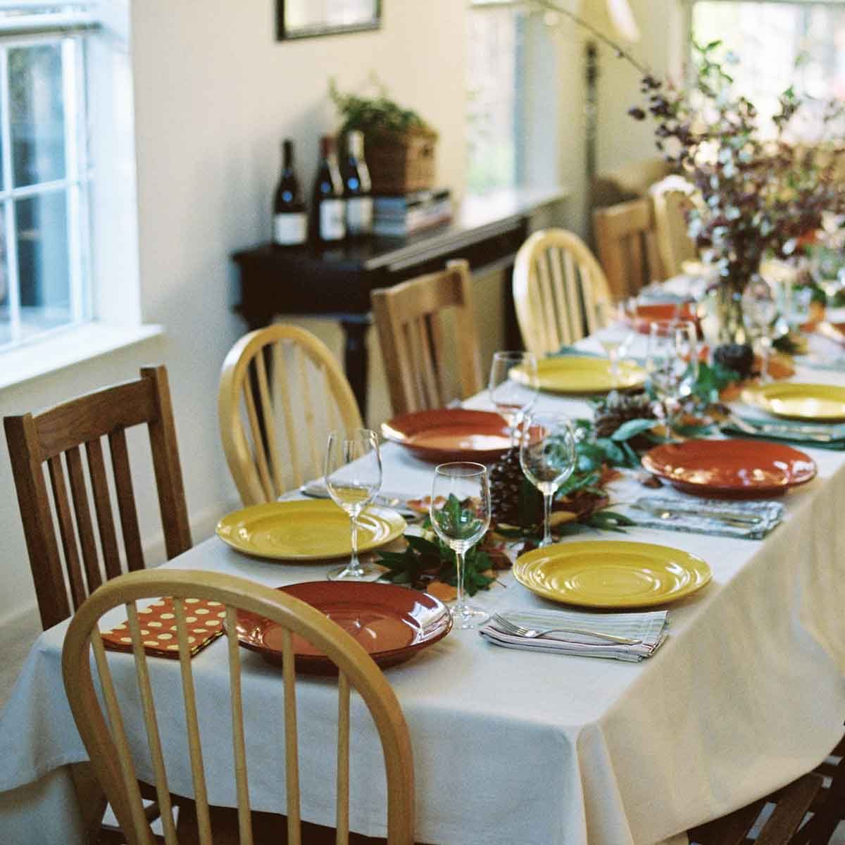 How to Add Space to a Thanksgiving Table Set Up