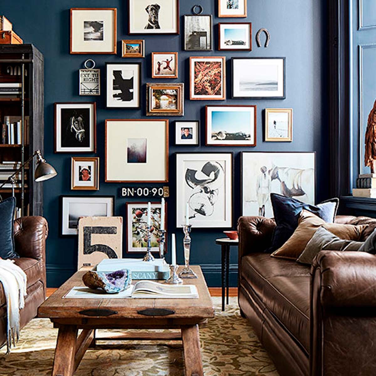 10 Unique Ideas for Decorating Tall Walls