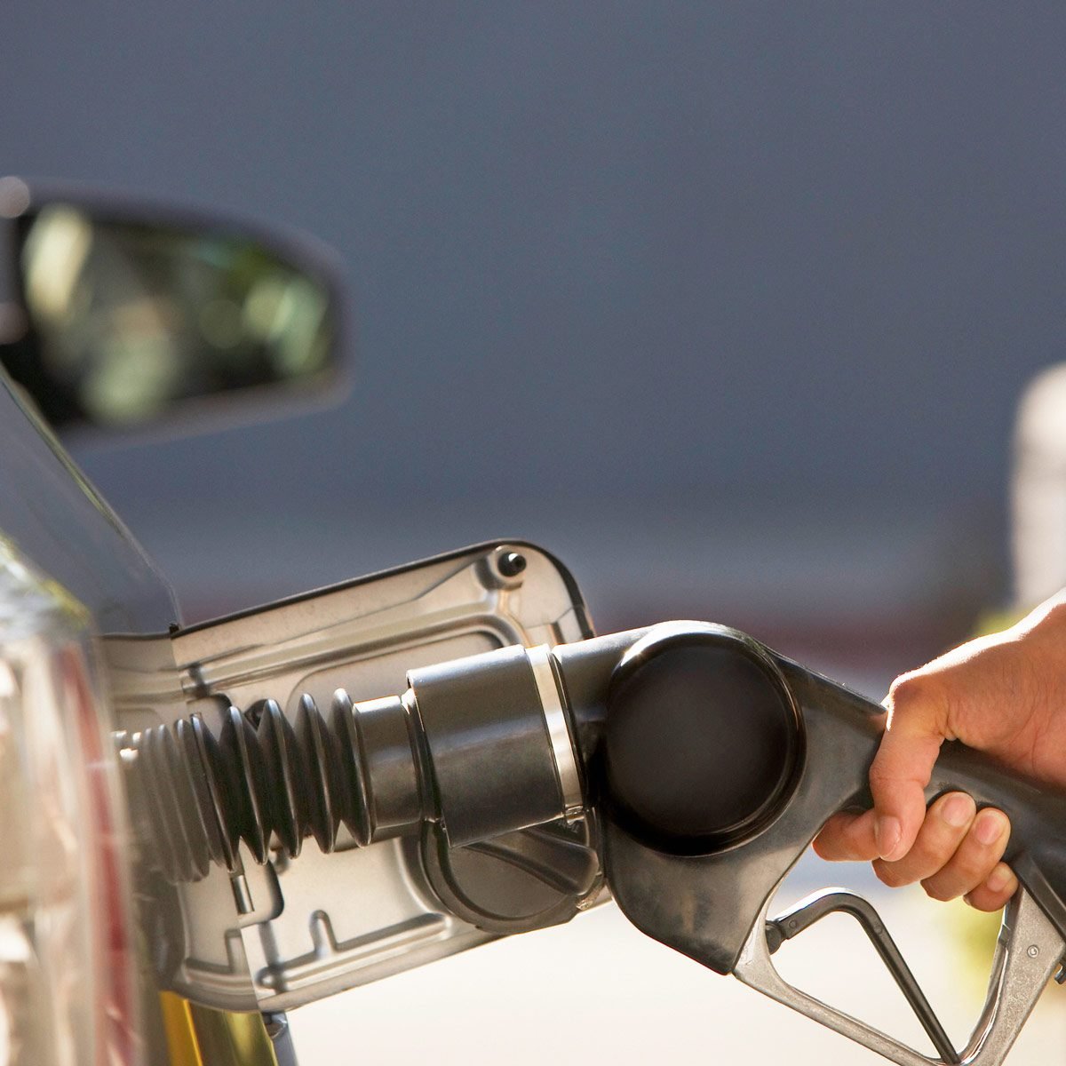 How Do Gas Pumps 'Know' Your Car’s Tank Is Full?