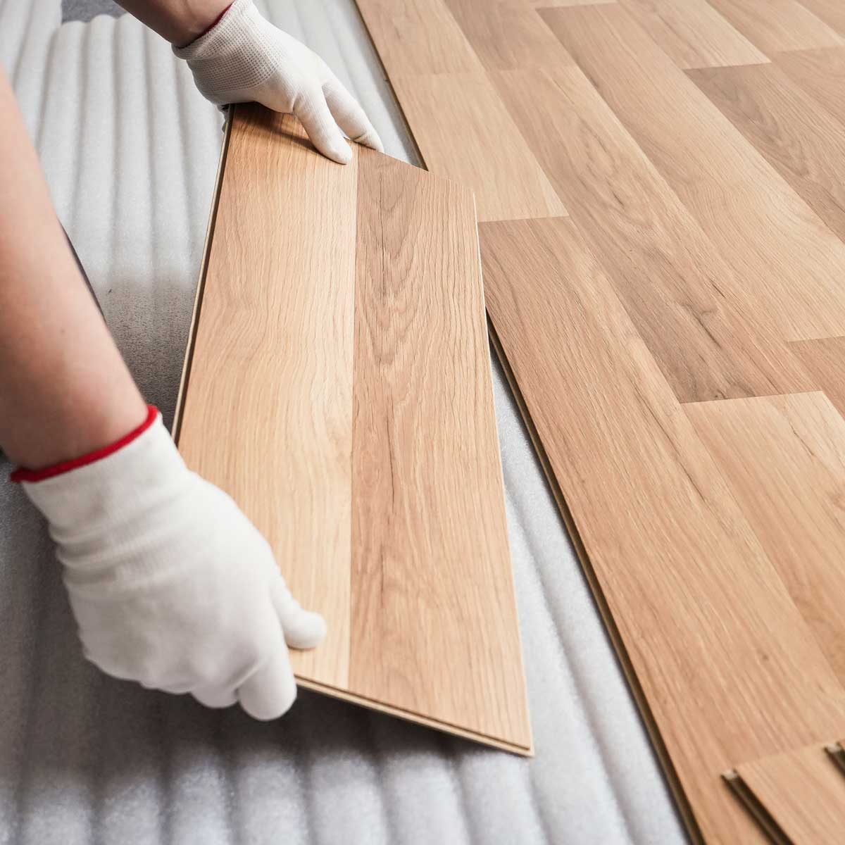 laying laminate wood flooring