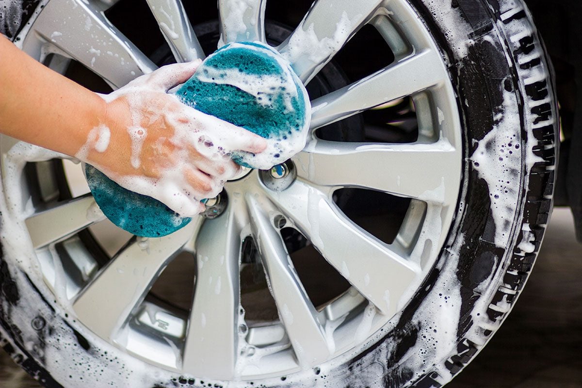 How to Properly Clean Car Tires