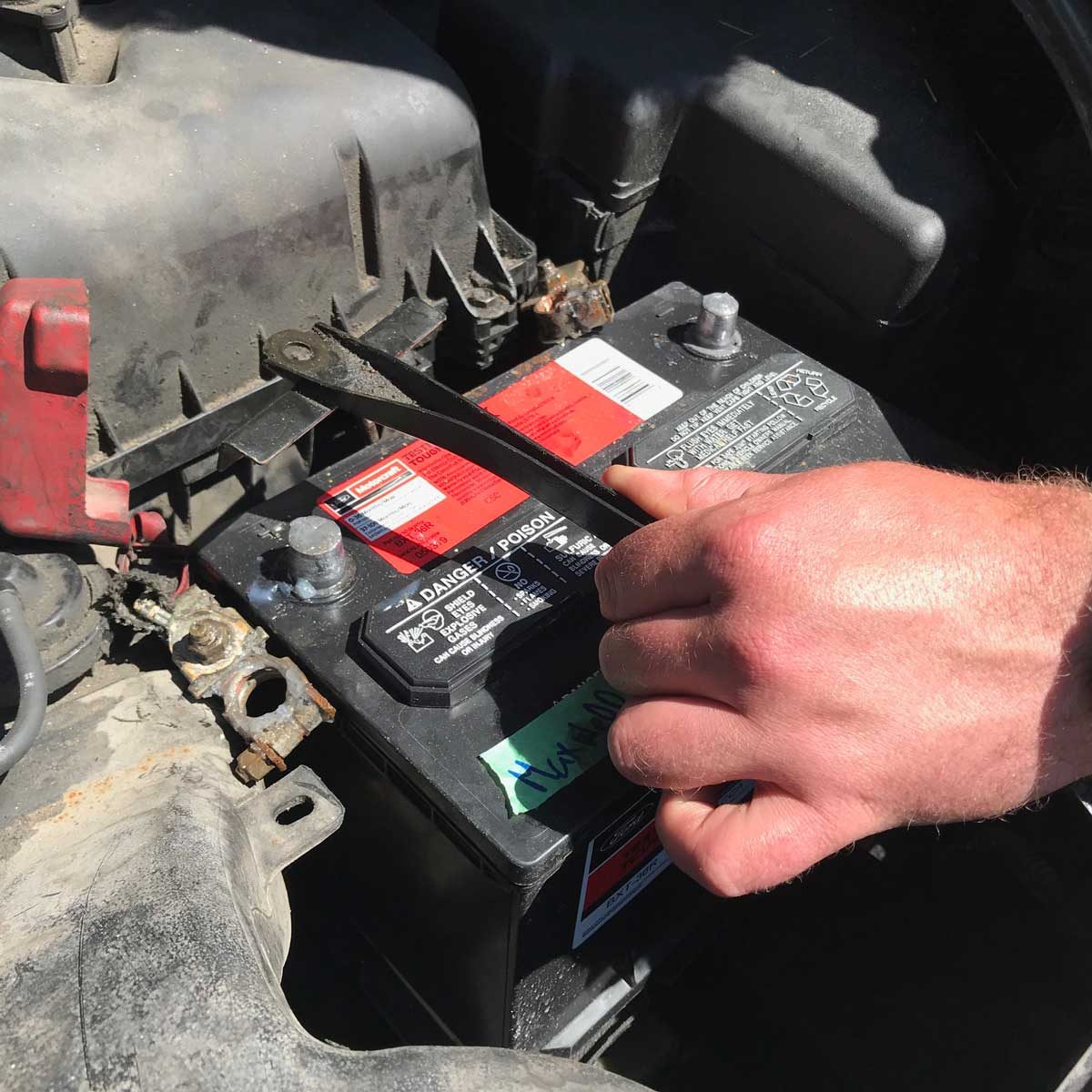 How to Safely Disconnect a Car Battery