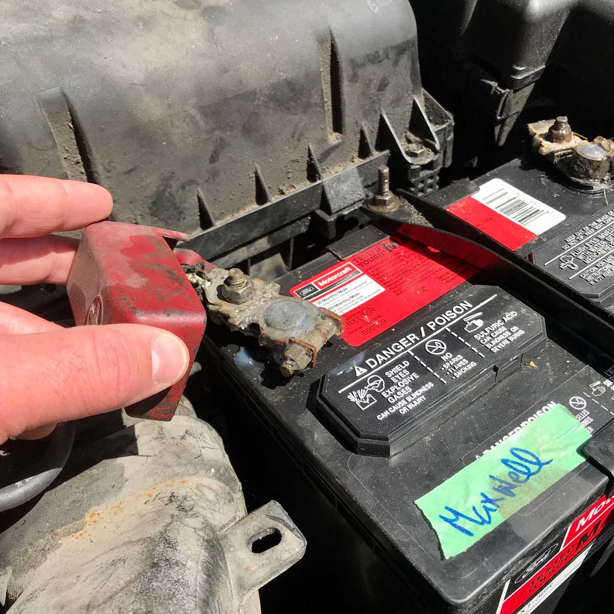 car battery prongs