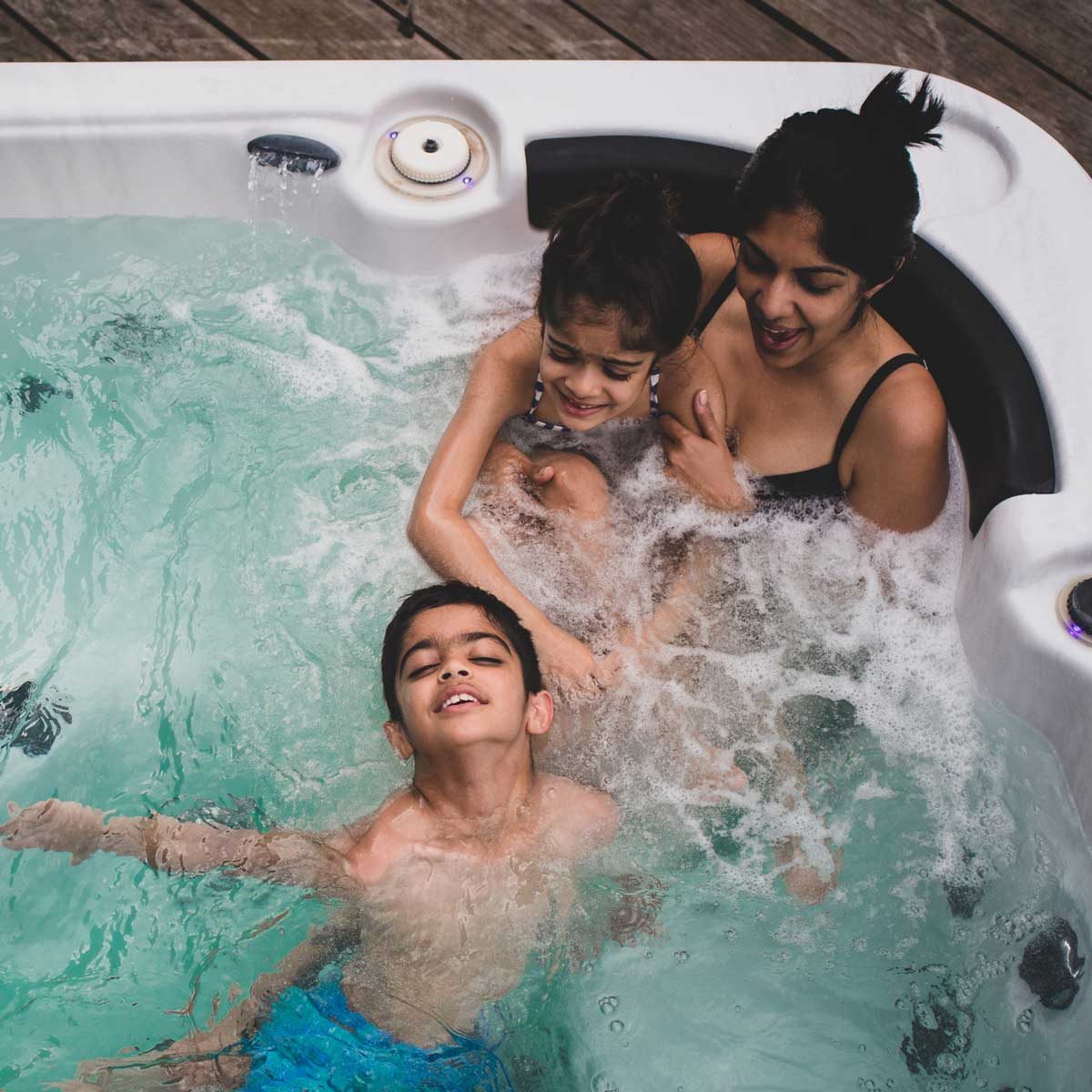 Therapeutic vs. Recreational Hot Tub: What's the Difference?