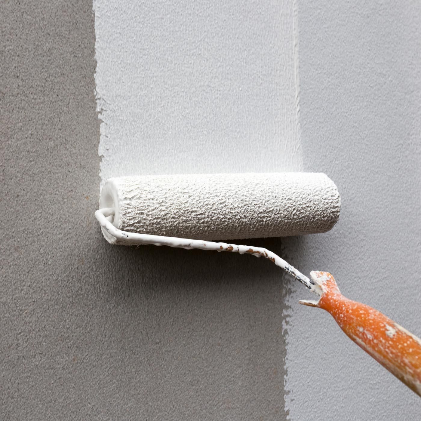 Painting techniques: Which tool—brush, roller, pad or spray gun? - Reader's  Digest