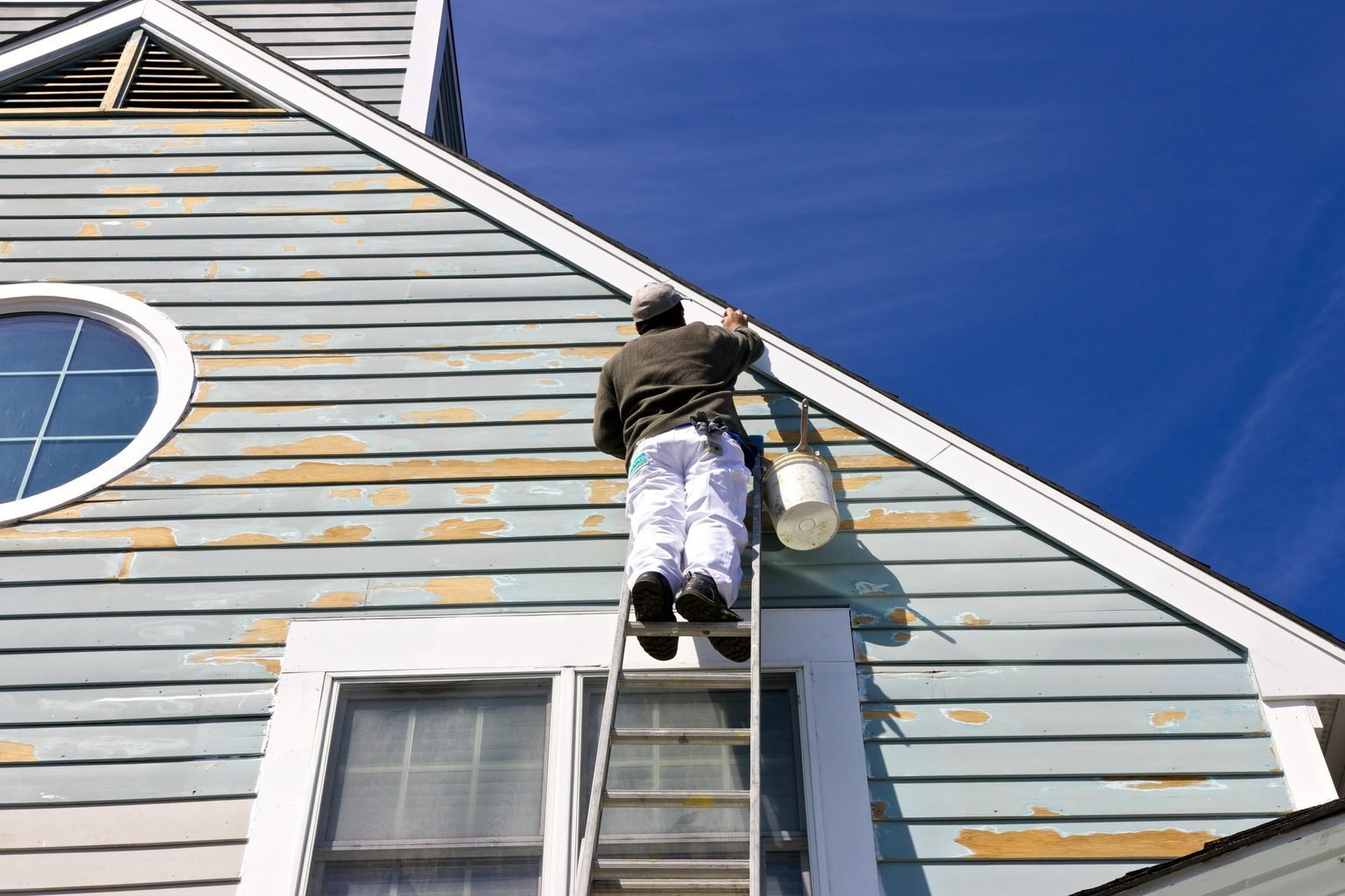 8 Tips for Painting Wood Siding