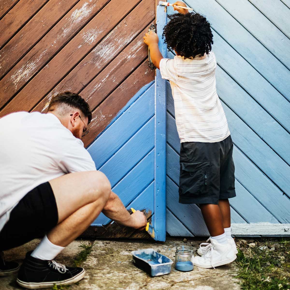 7 Best Paints for an Outdoor Fence