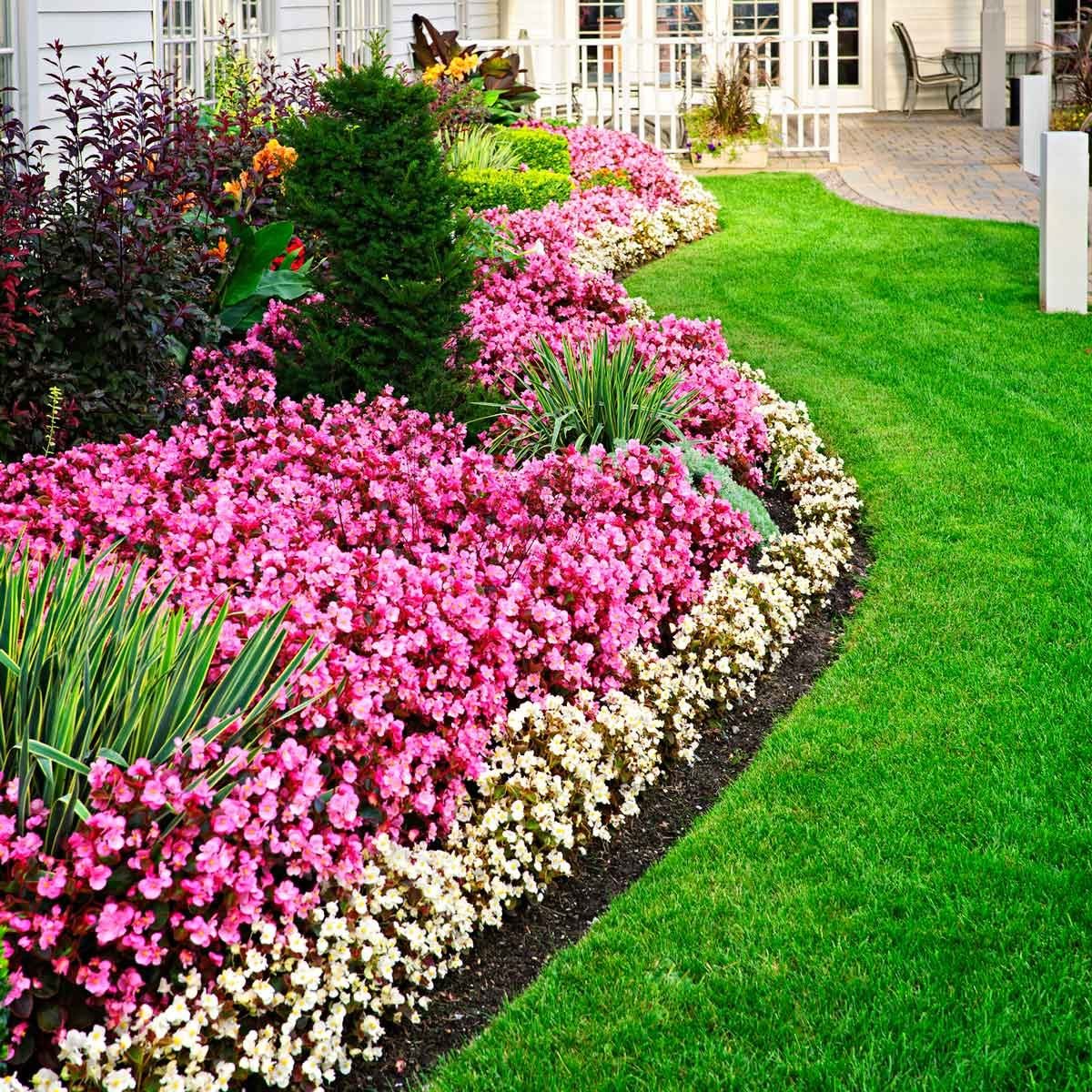 3 Landscape Edging Ideas To Keep Weeds and Grass Out Of Your Garden