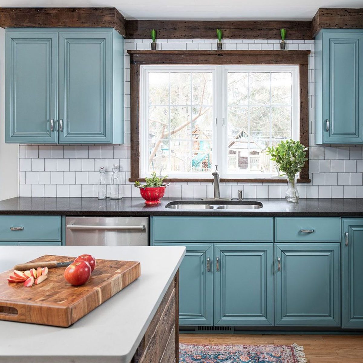 Kitchen cabinet color trends: 10 colors that designers love
